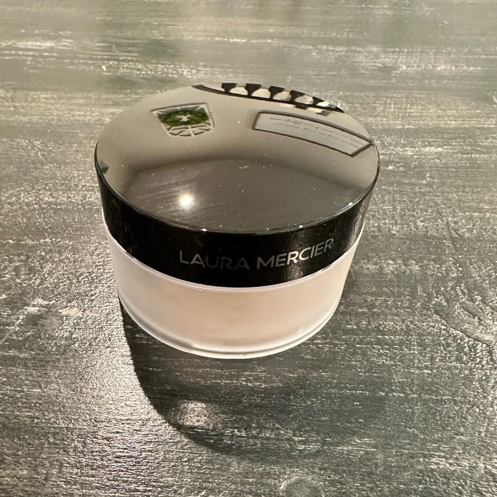 Laura Mercier Translucent Loose Setting Powder
